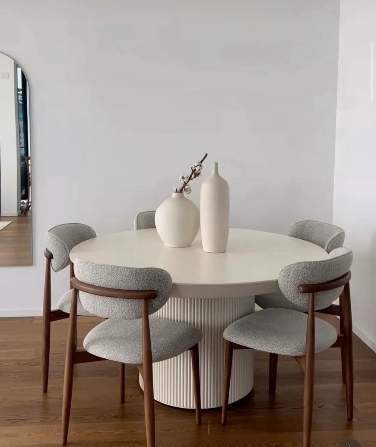 פינת אוכל סטריפ וואיט