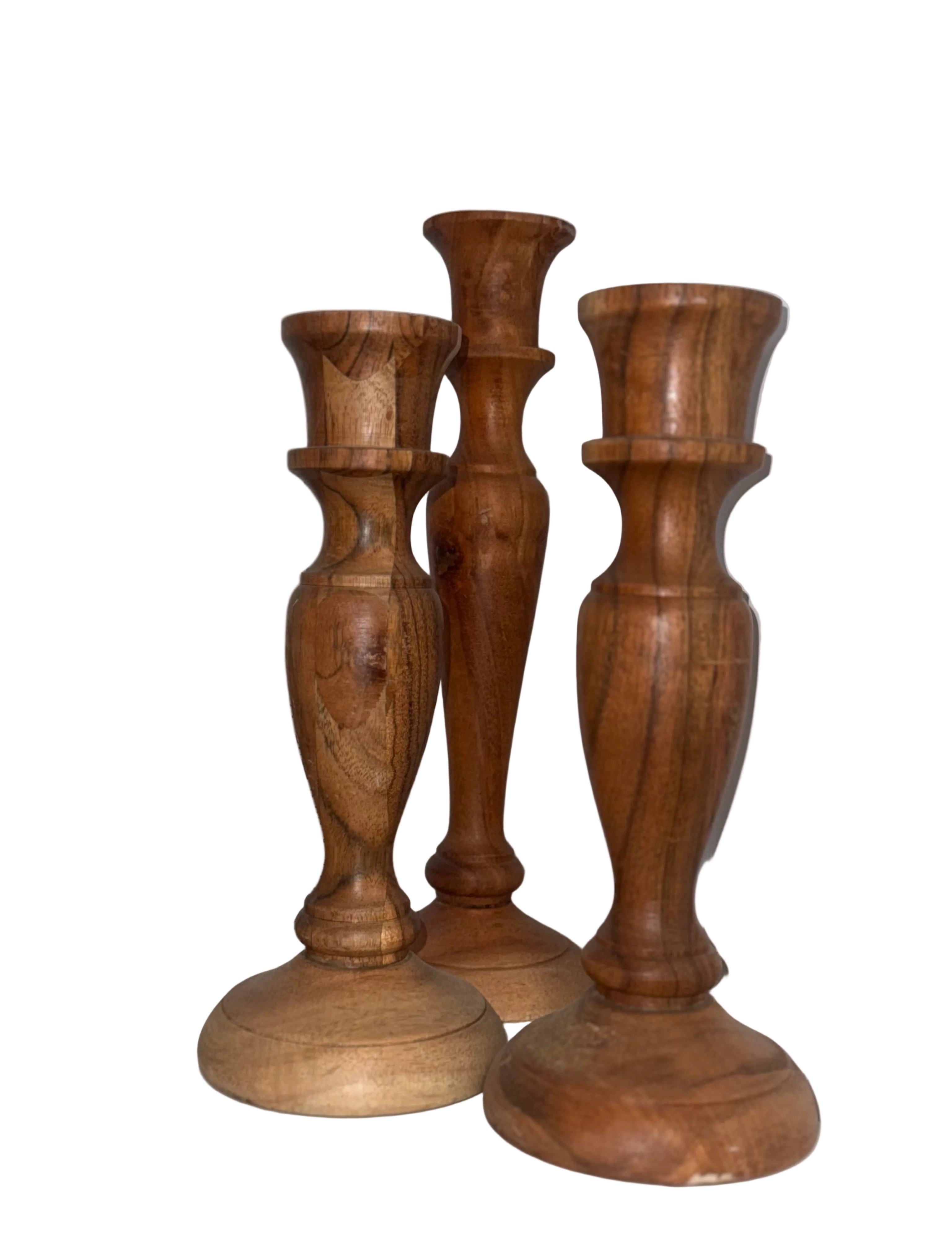 שלישית פמוטי עץ