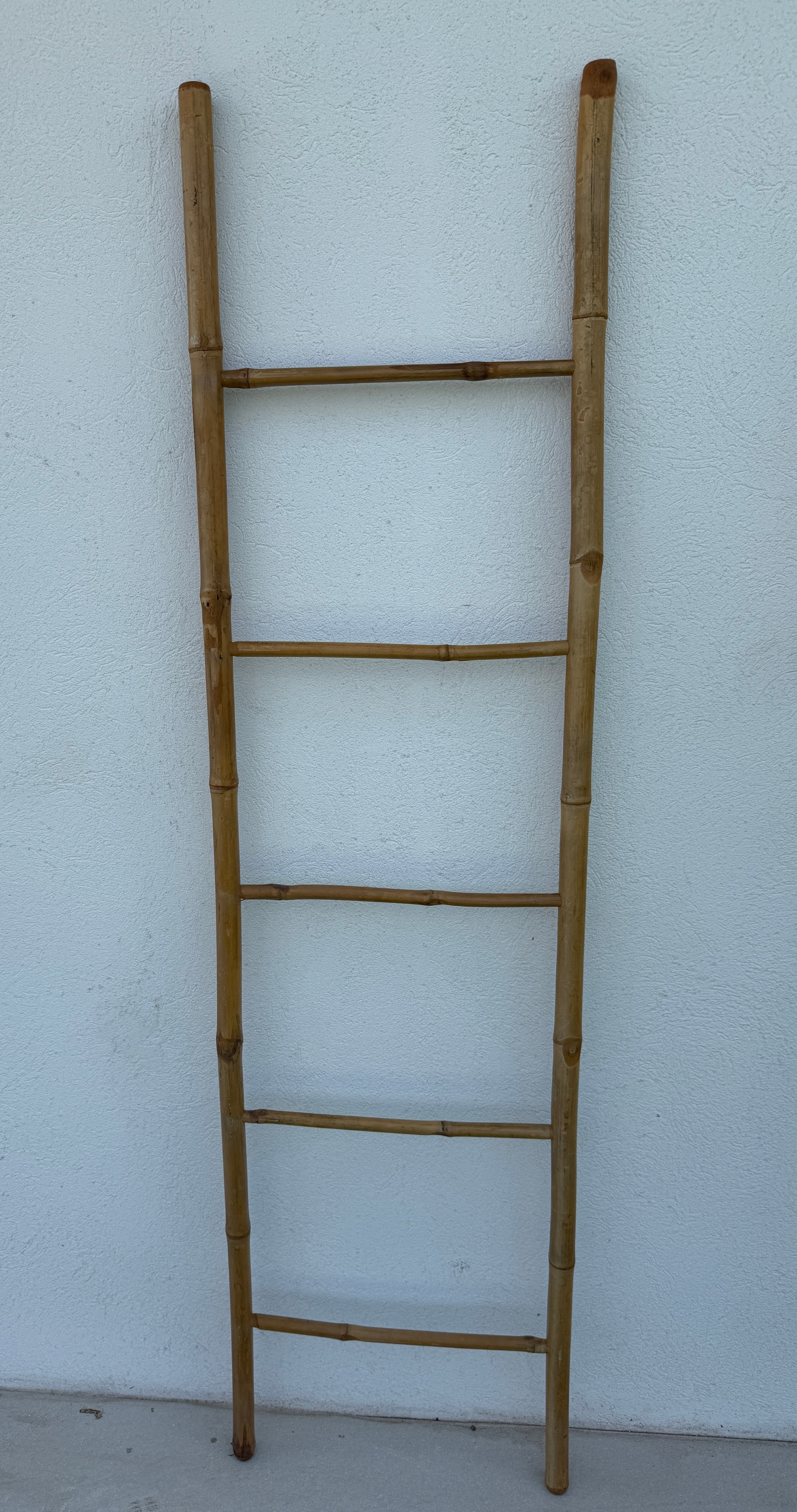 סולם במבוק סטאי