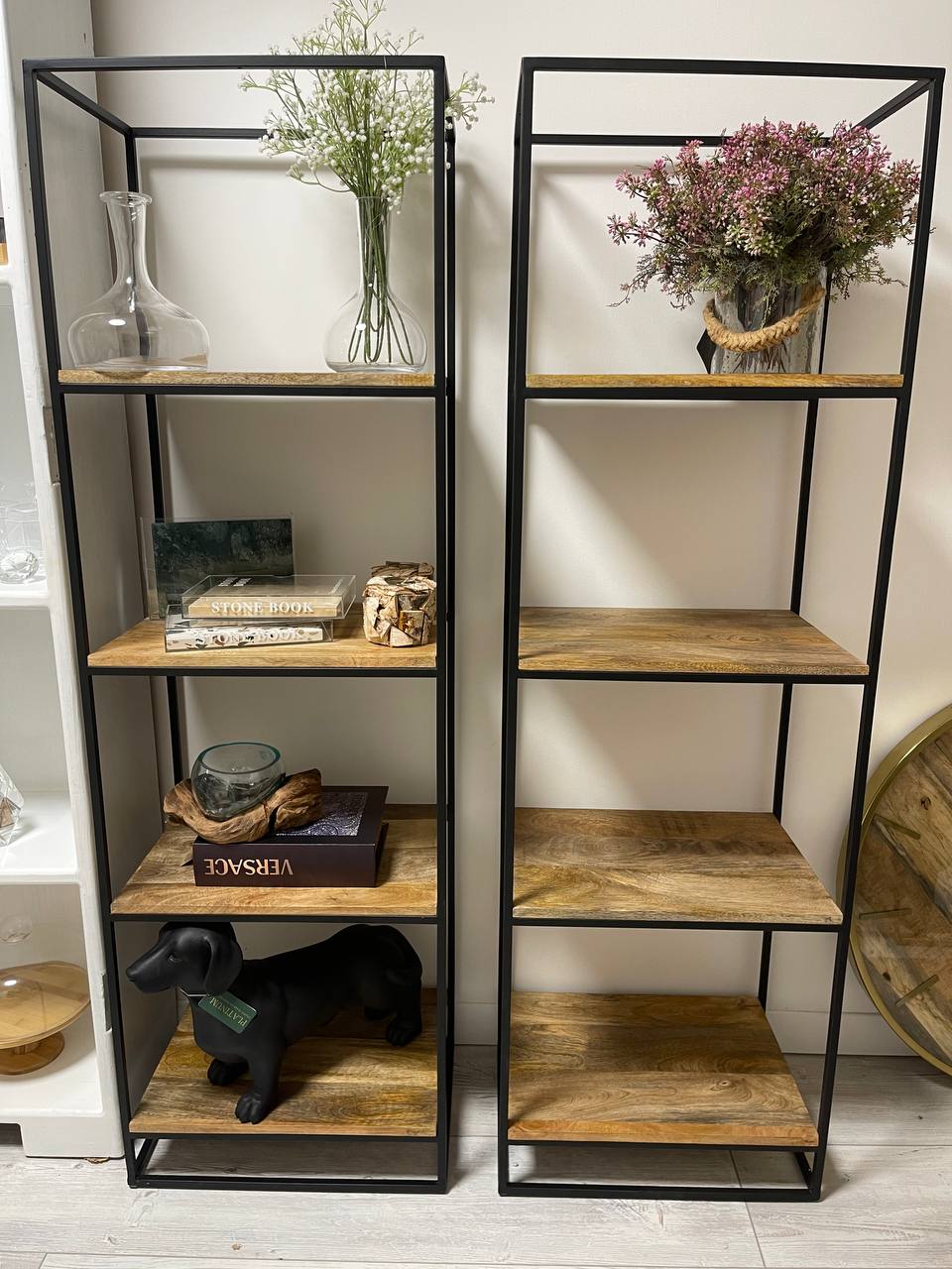 יחידת מדפים סלי מתצוגה